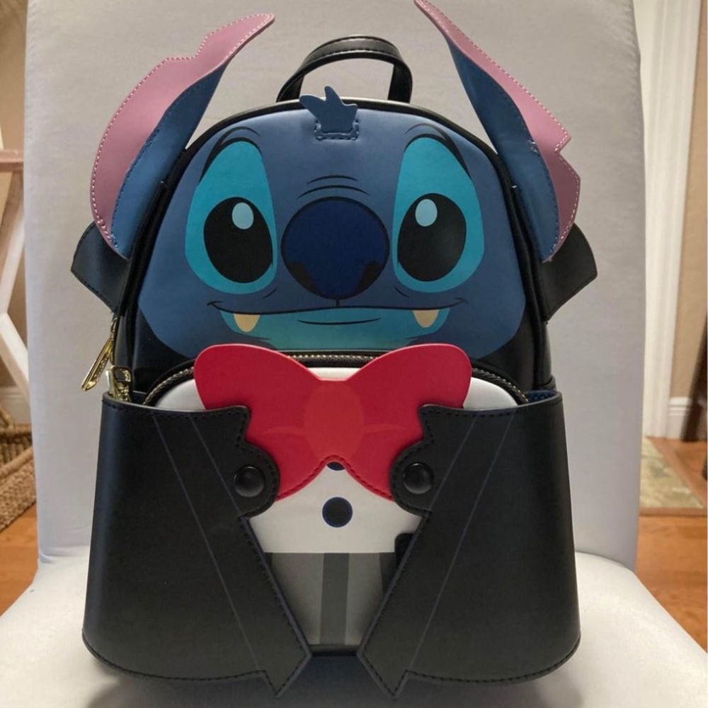 New stitch lounge fly bag